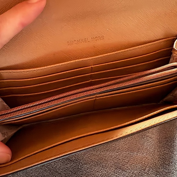 Michael Kors Tan Wallet - Picture 2 of 4